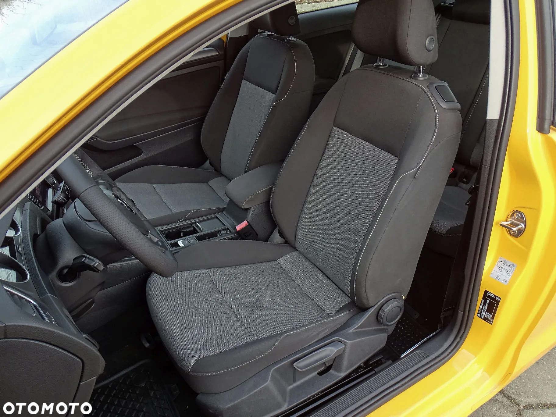 Volkswagen Golf VII 1.6 TDI BMT Comfortline - 18