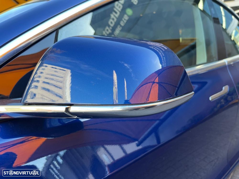 Tesla Model 3 - 9