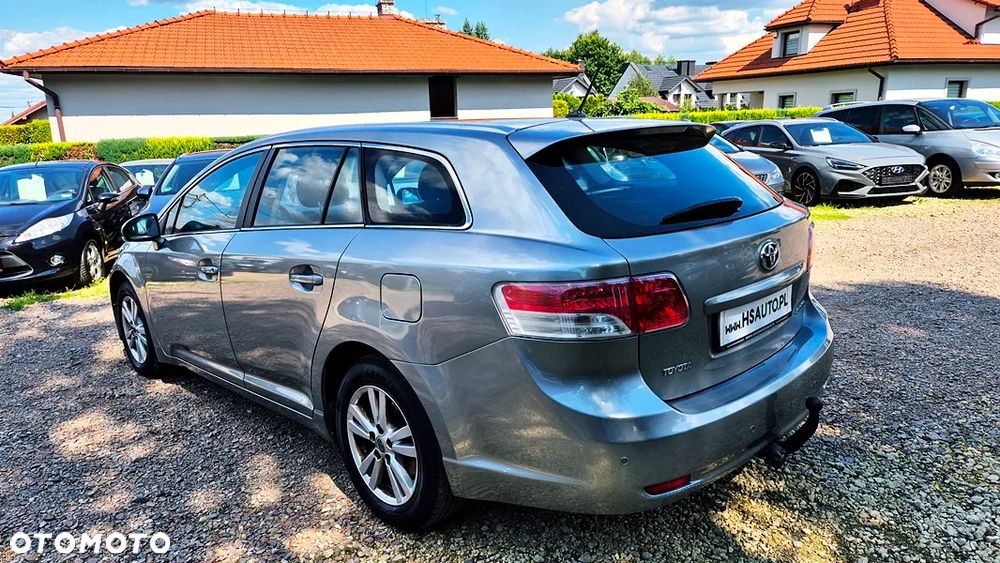 Toyota Avensis - 21