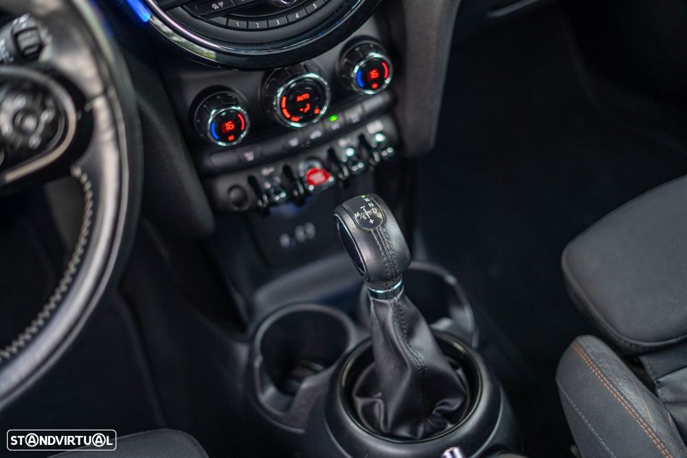 MINI 3 Portas Cooper D Auto - 29