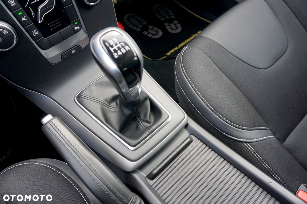 Volvo V40 T2 Drive-E Summum - 32