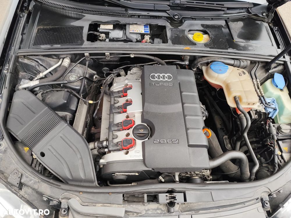 Audi A4 2.0 T FSI multitronic - 14