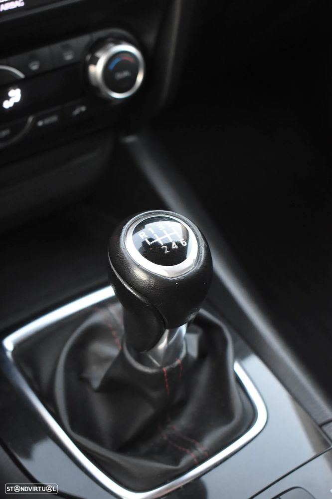 Mazda 3 Hatchback 1.5 Sky-G Evolve Navi - 22