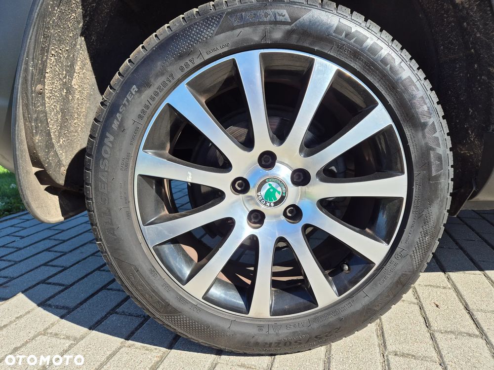 Skoda Yeti 1.4 TSI Elegance PLUS EDITION - 31