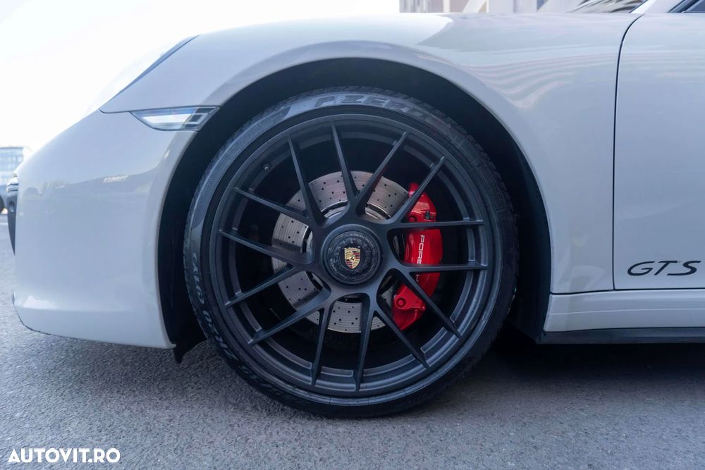 Porsche 911 Carrera 4 GTS Cabriolet PDK - 7