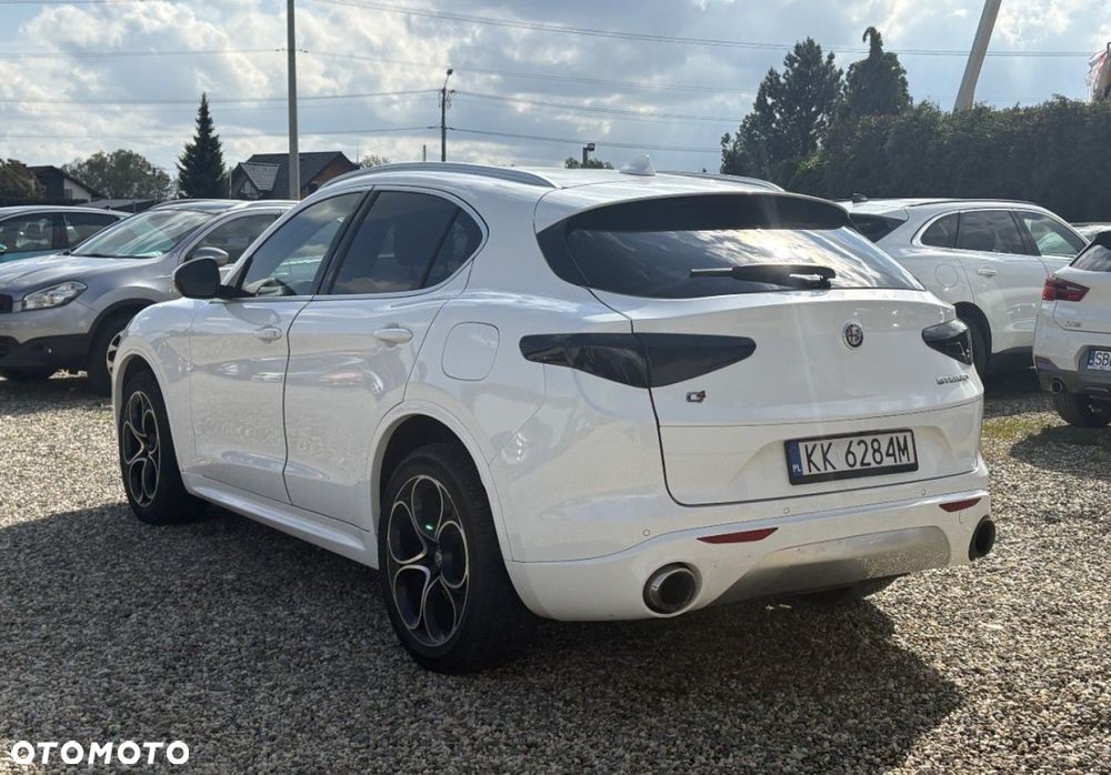 Alfa Romeo Stelvio - 4