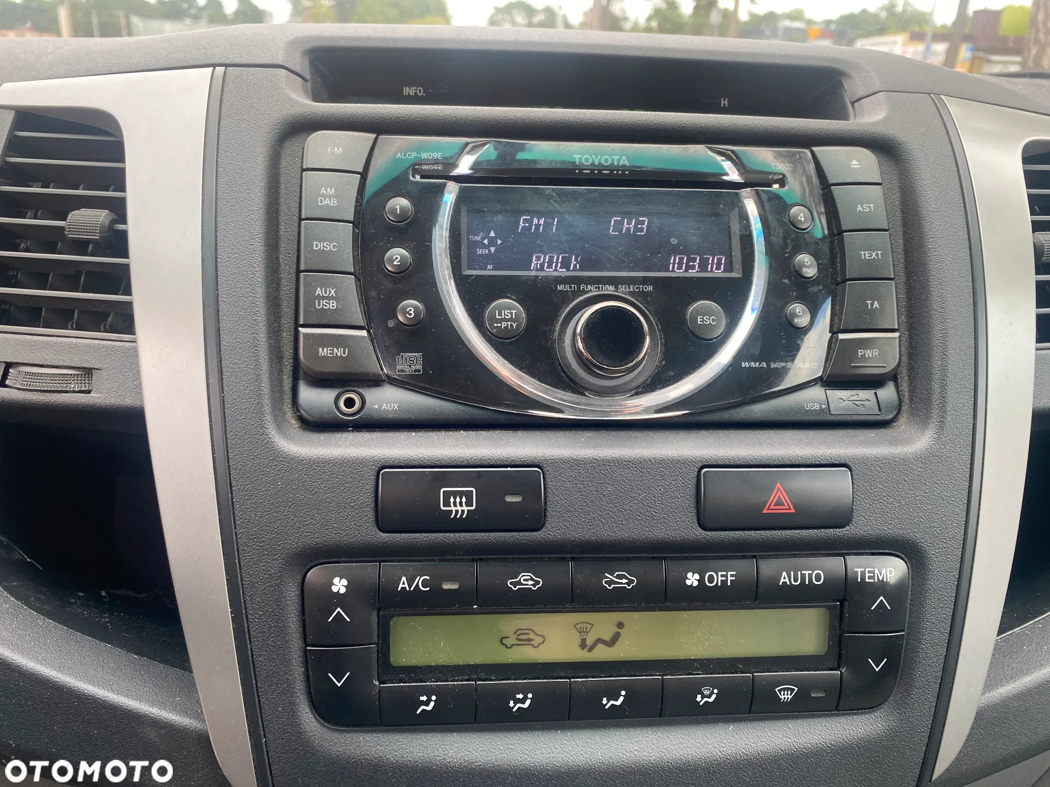 Toyota Hilux 3.0 D-4D Sol - 16