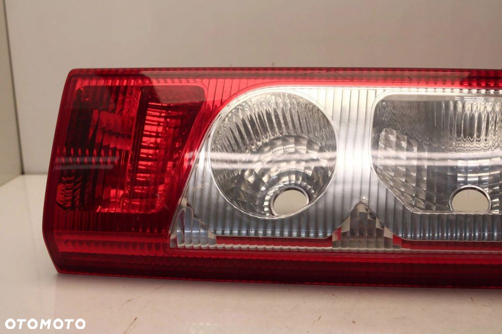 PEUGEOT EXPERT CITROEN JUMPY SCUDO II PROACE LAMPA PRAWA TYLNA PRAWY TYŁ - 2