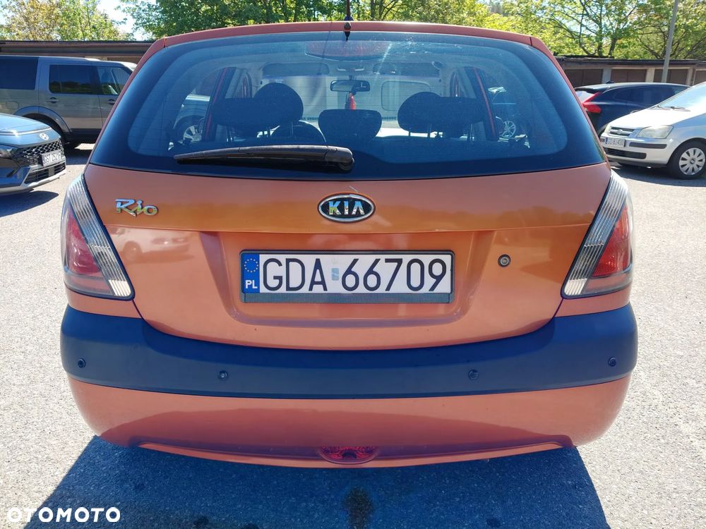 Kia Rio 1.4 Comfort - 4