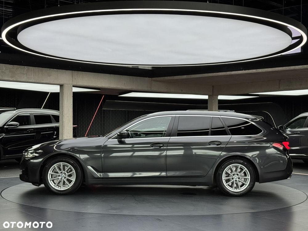 BMW Seria 5 520i mHEV - 3