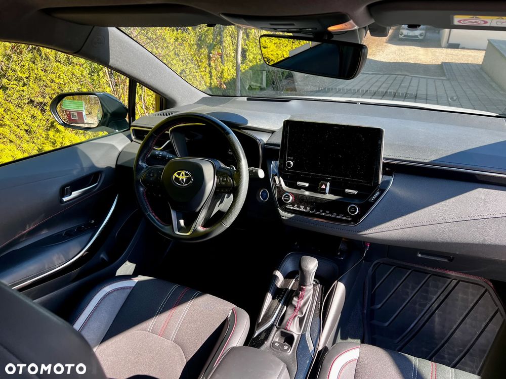 Toyota Corolla - 10