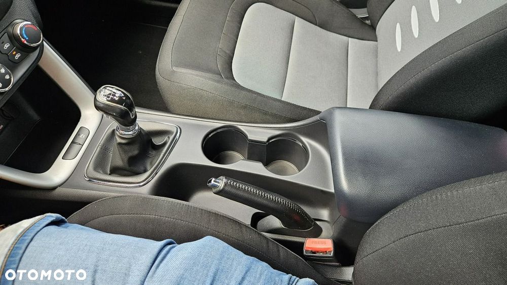 Kia Ceed 1.6 CRDi 128 Dream Team Edition - 38