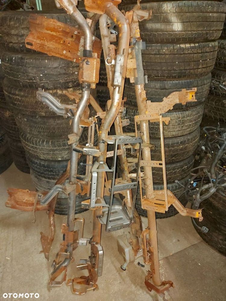 Belka wzmocnienie deski do Nissan Navara d40 2008r - 1