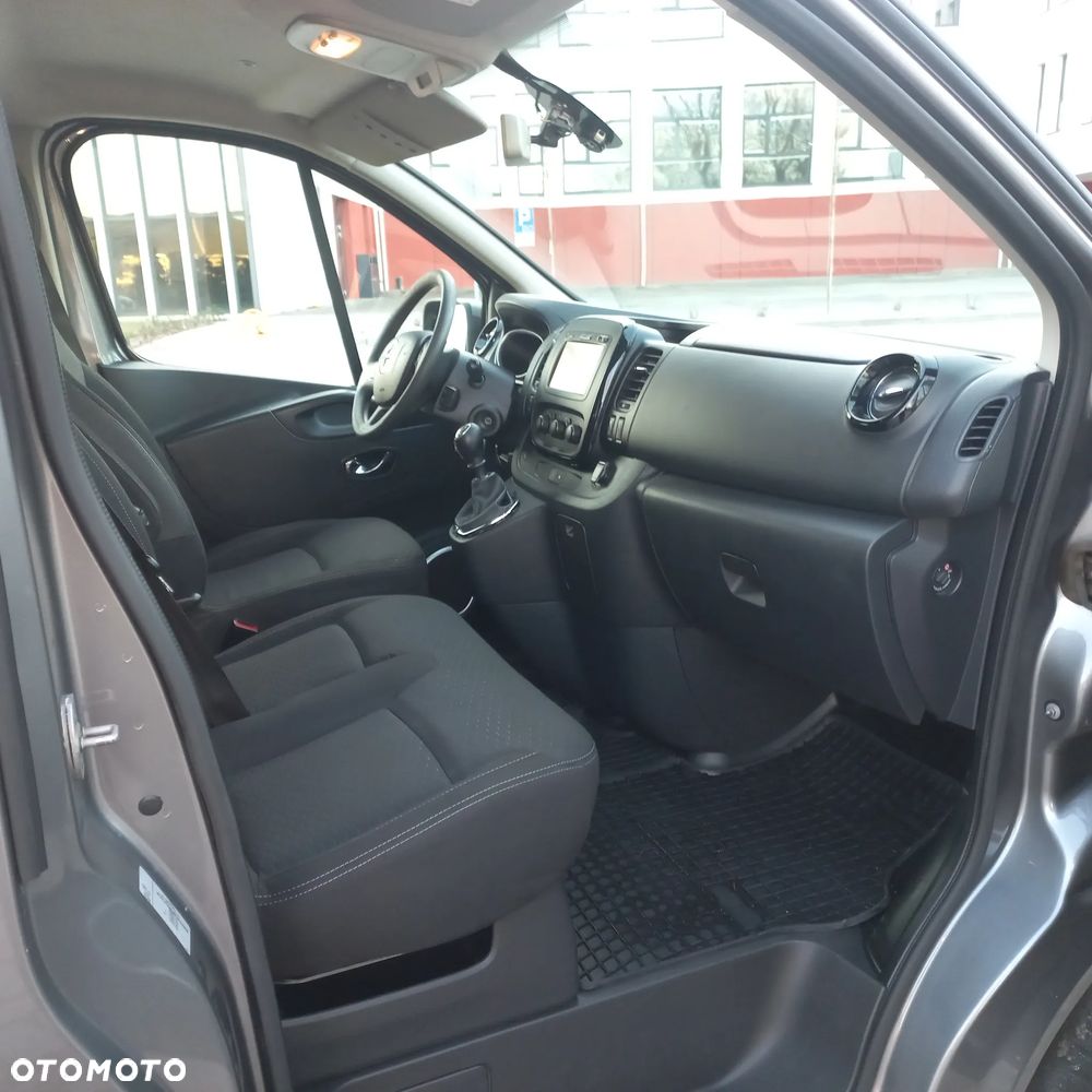 Opel Vivaro L2H1 2,9t Elegance Business - 11