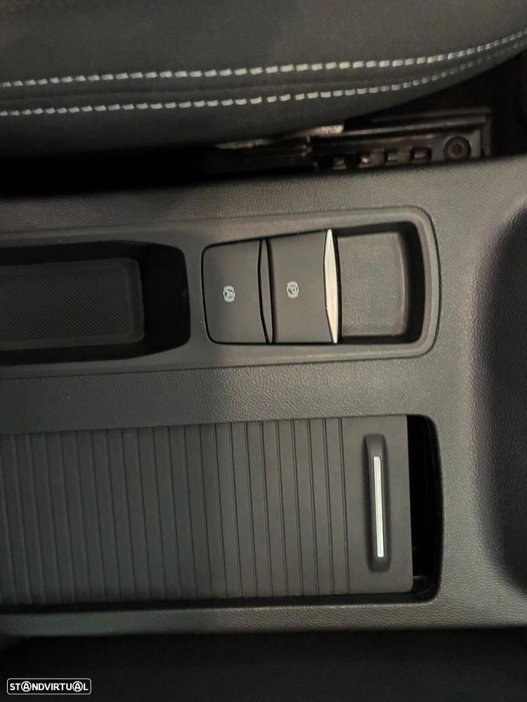 Ford Focus 1.0 EcoBoost Titanium - 30