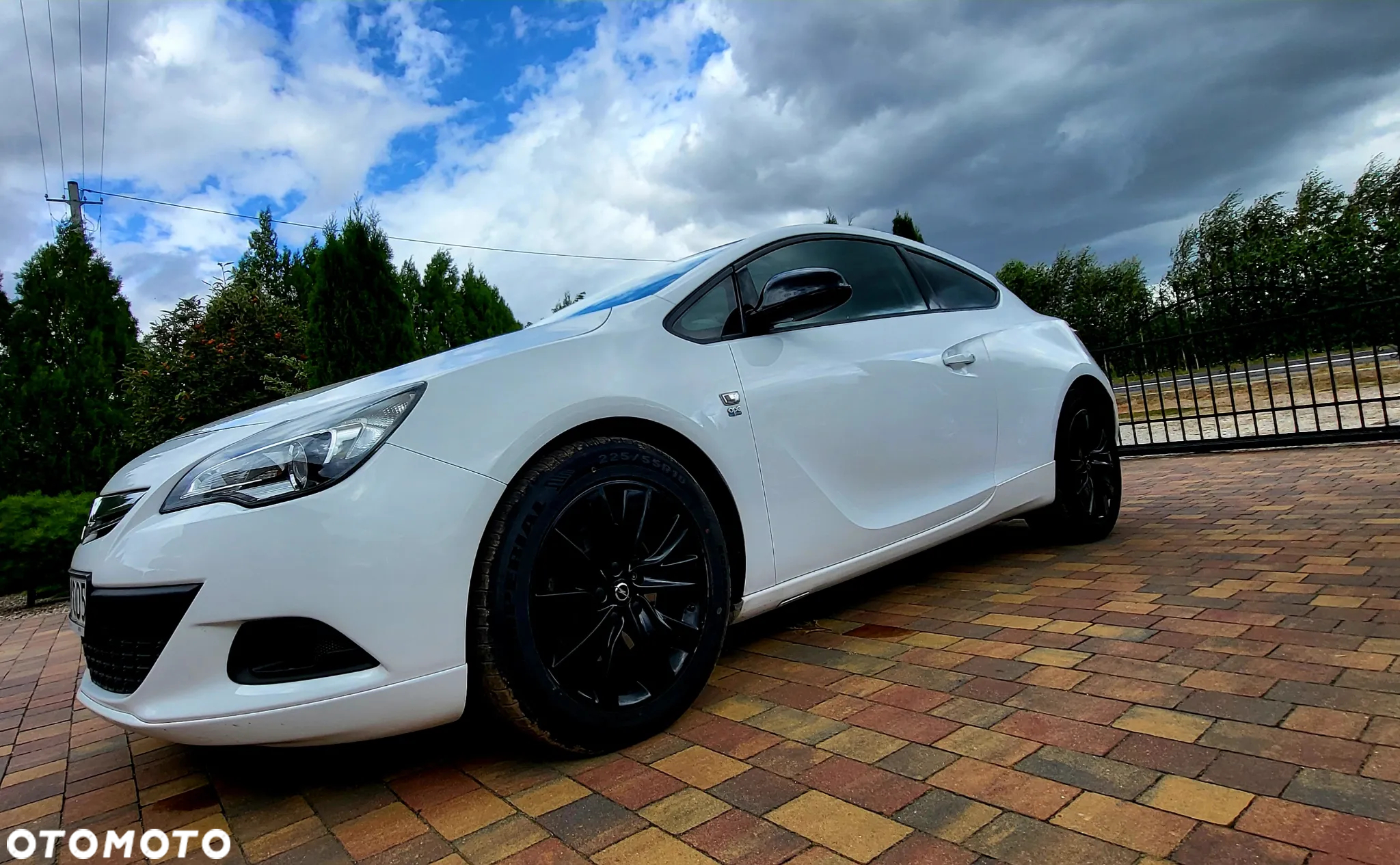 Opel Astra IV GTC 1.7 CDTI Sport S&S - 2