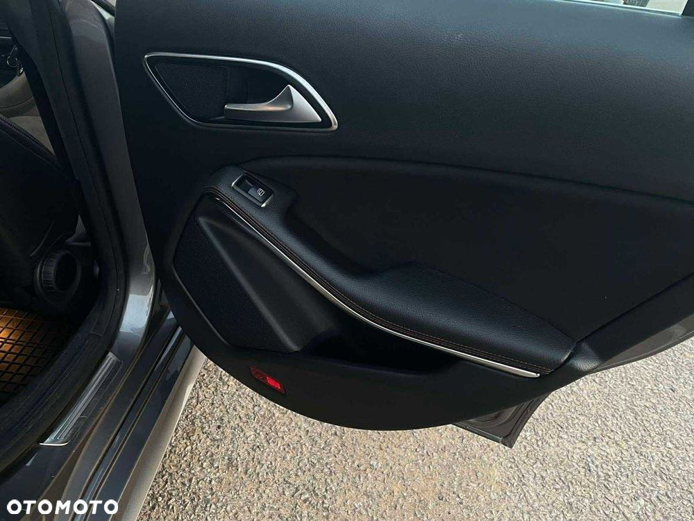 Mercedes-Benz CLA 180 d AMG Line - 8
