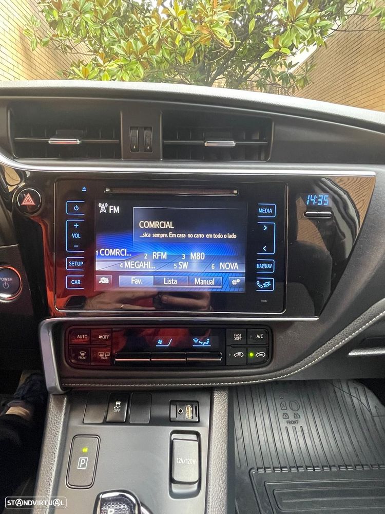 Toyota Auris 1.8 HSD Comfort +P.Techno+P.Sport - 8