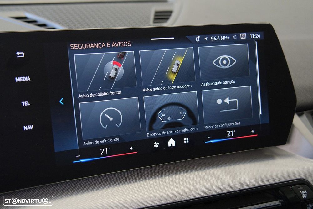 BMW iX2 eDrive20 - 32