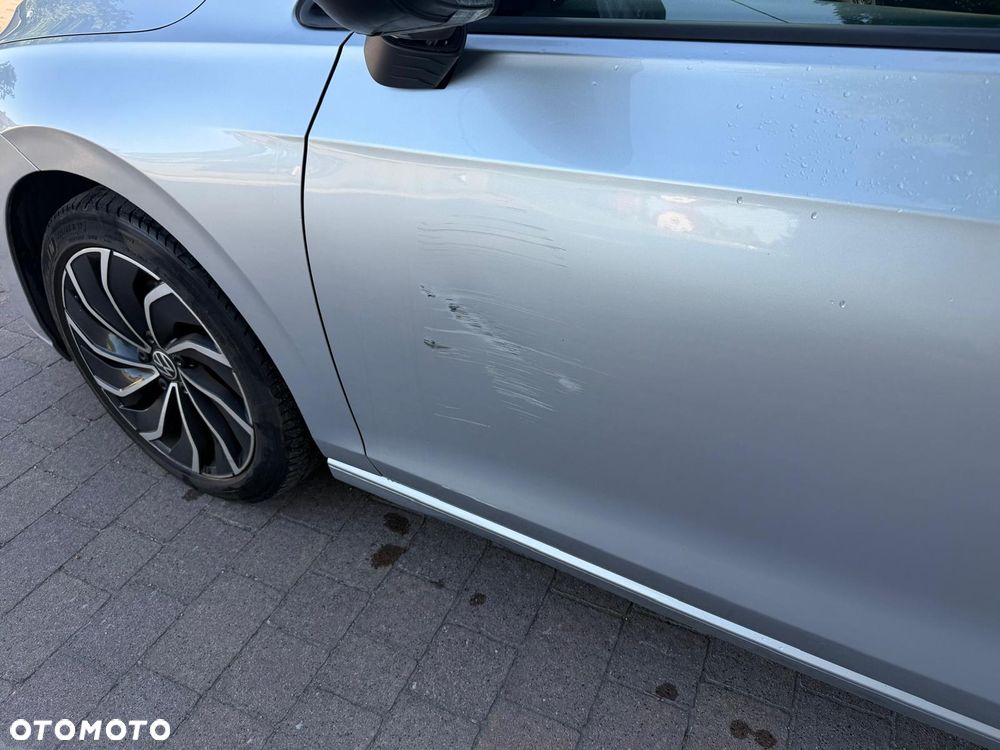 Volkswagen Golf - 8