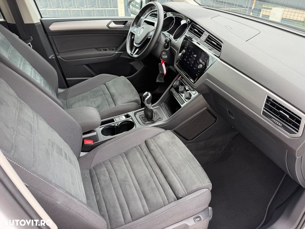Volkswagen Touran 2.0 TDI SCR Highline - 14