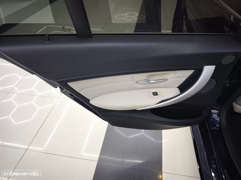 BMW 330 e iPerformance Line Luxury Purity - 43