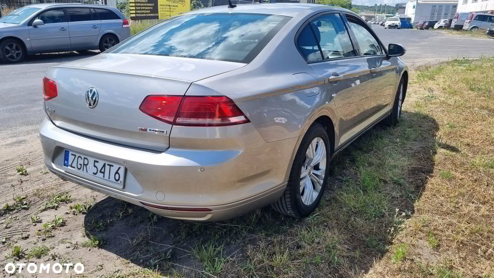 Volkswagen Passat 1.6 TDI BMT Trendline - 3