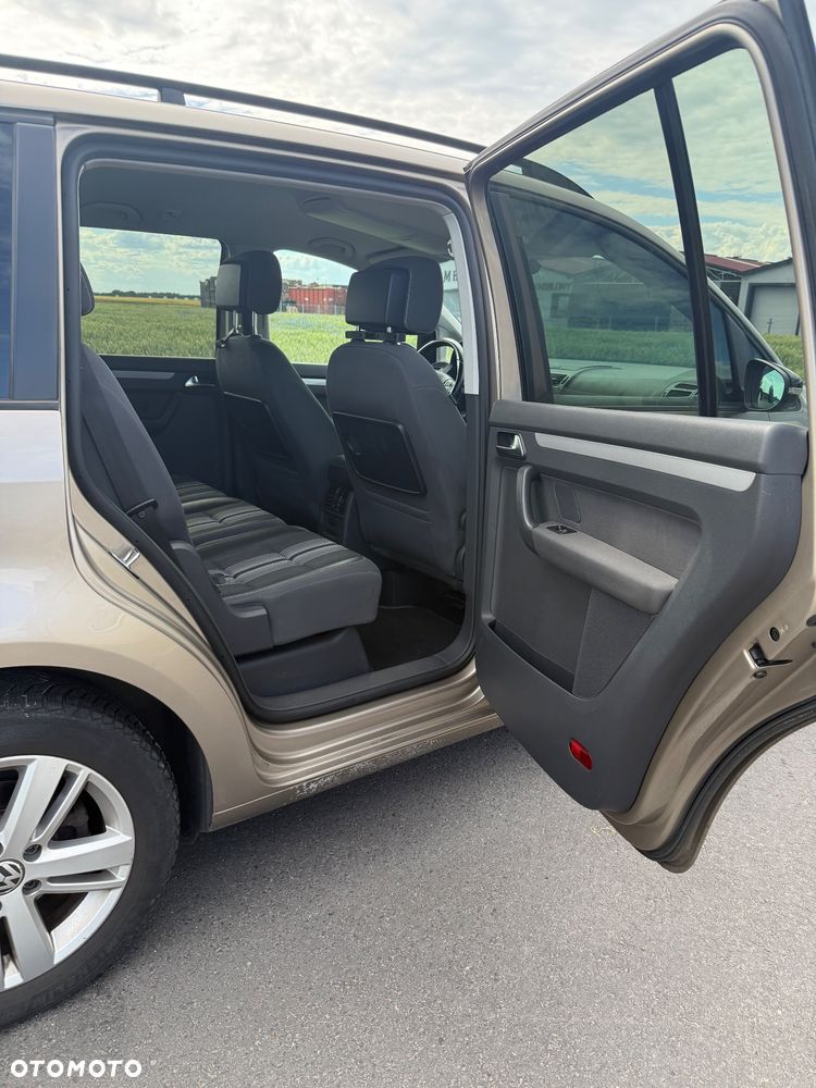 Volkswagen Touran 2.0 TDI DPF BlueMotion Technology MATCH - 8