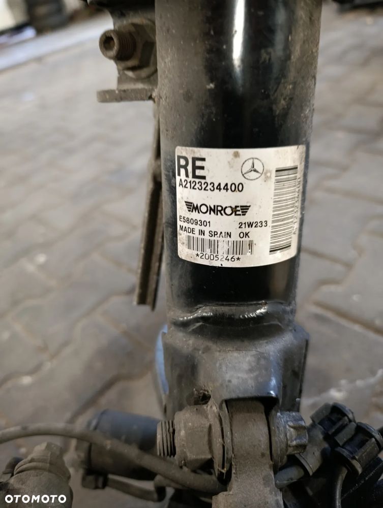 MERCEDES W212 3.0 CDI ZWROTNICA PRAWA PRZÓD PRZEDNIA WAHACZ A2123234400 - 5