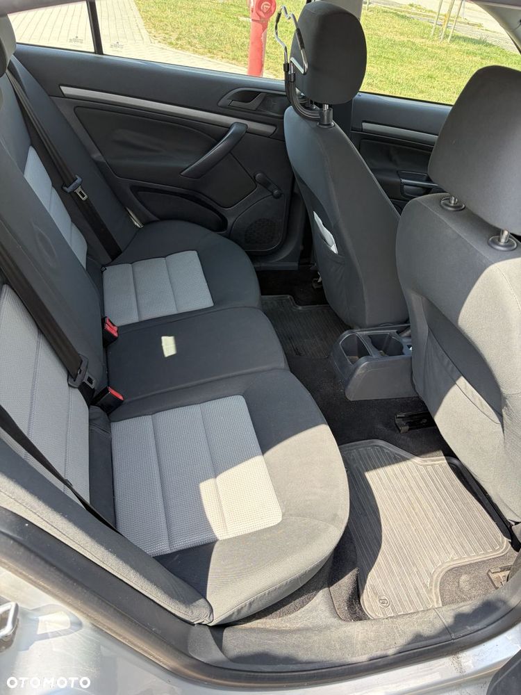 Skoda Octavia 1.6 Classic - 12