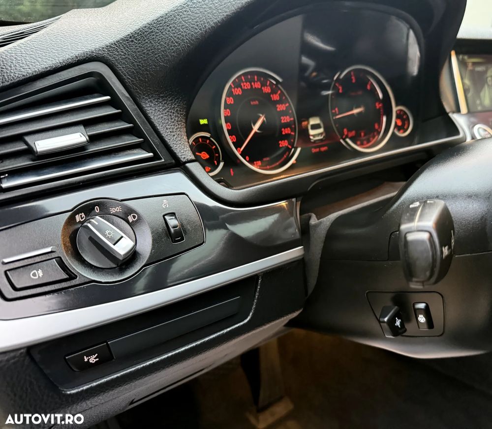 BMW Seria 5 520d Aut. Luxury Line - 10