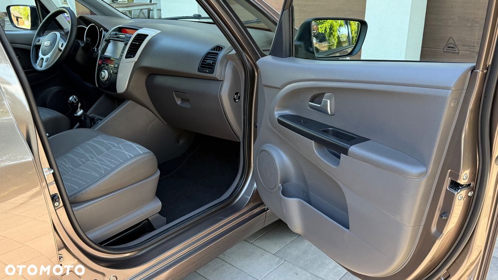 Kia Venga 1.6 CVVT Platinum Edition - 7