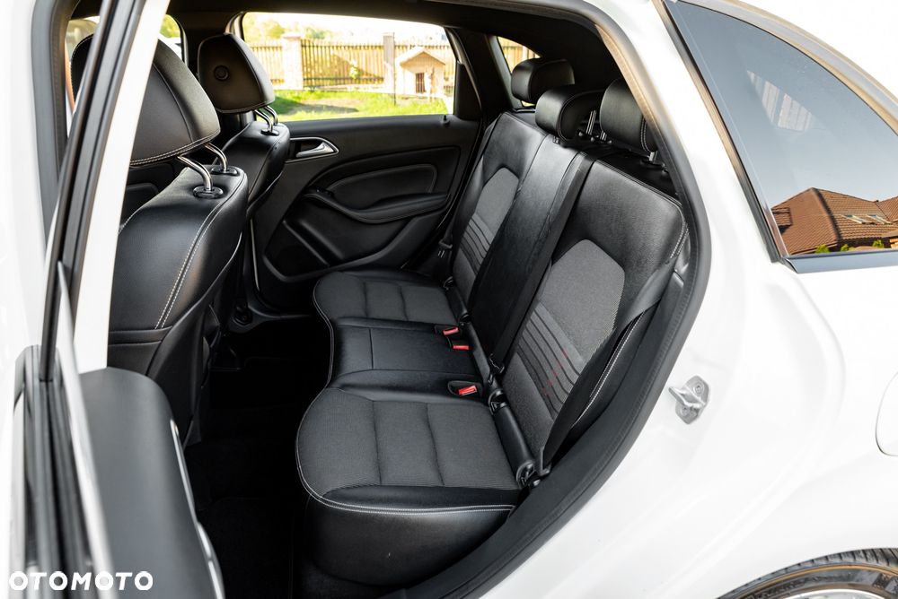 Mercedes-Benz Klasa B 200 (CDI) d 4Matic 7G-DCT AMG Line - 18