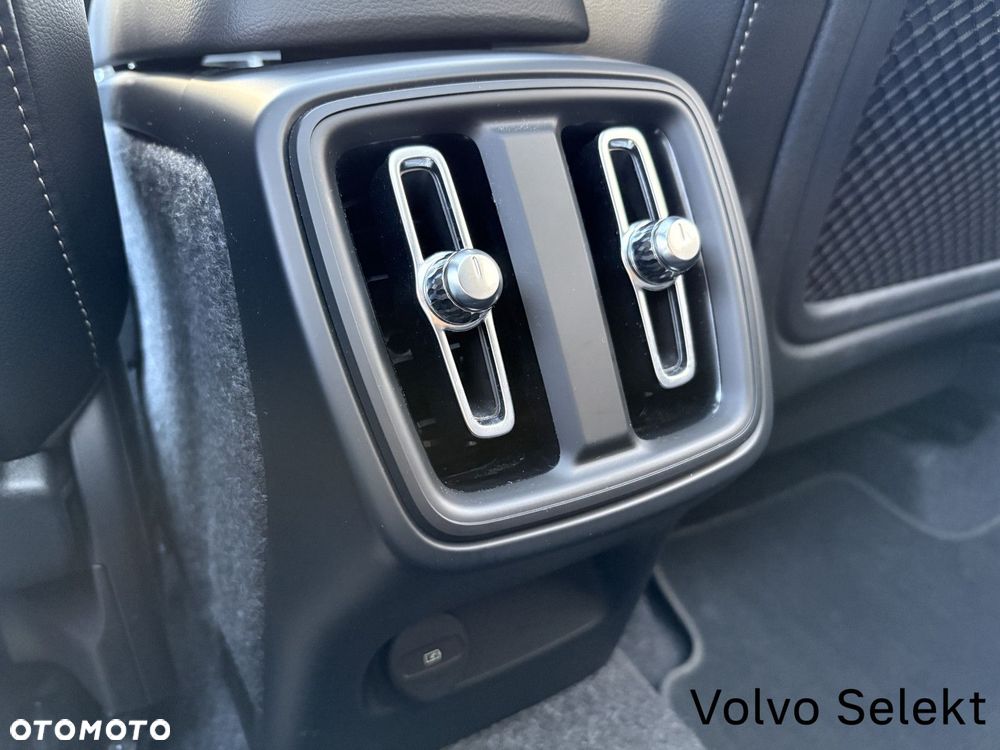 Volvo XC 40 - 24