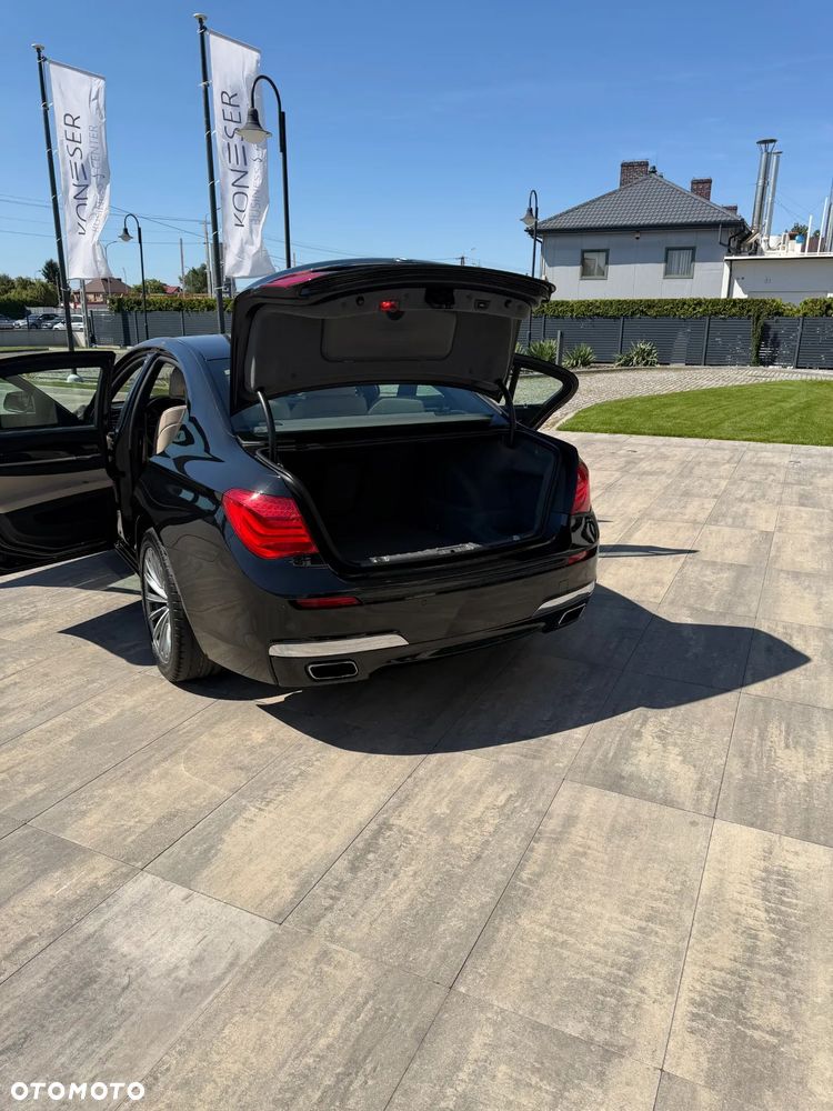 BMW Seria 7 740d xDrive - 11