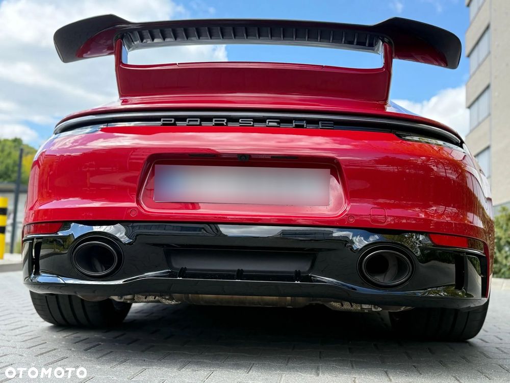 Porsche 911 Carrera GTS - 10
