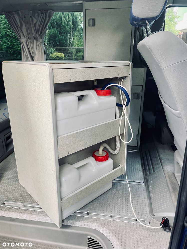 Volkswagen Multivan - 27