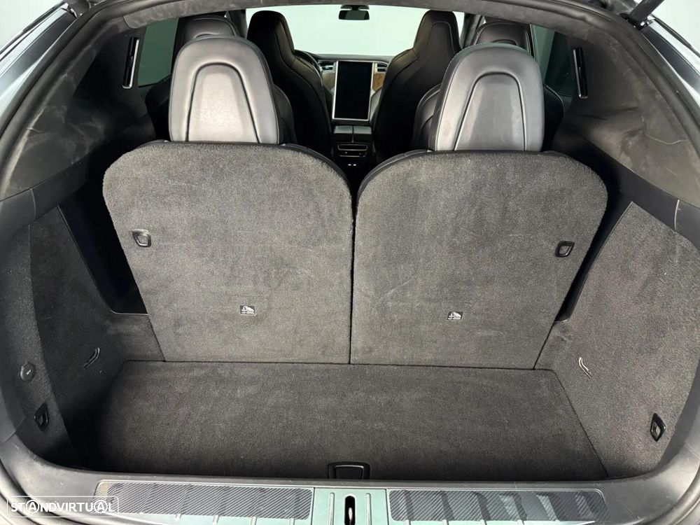 Tesla Model X 100D - 27