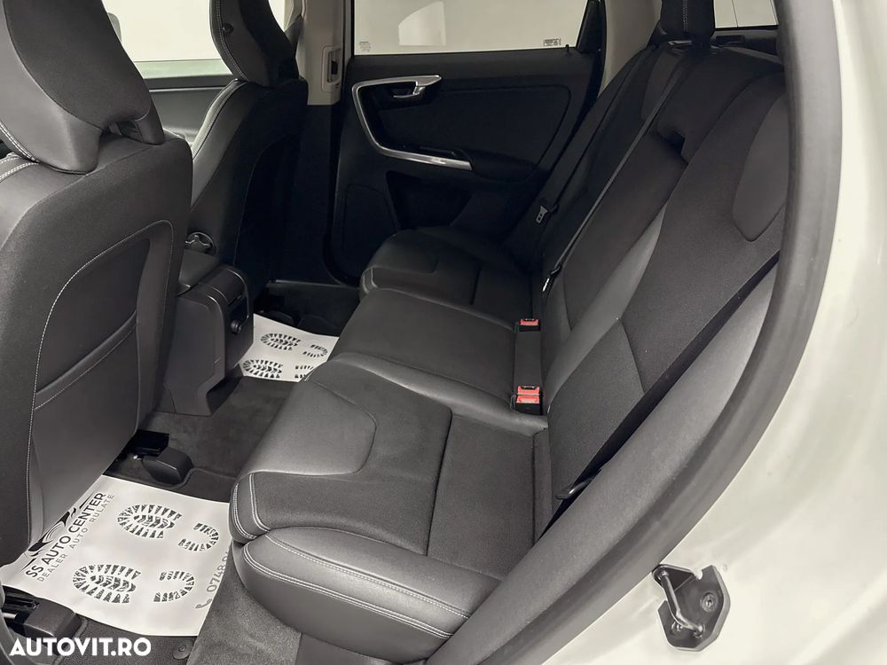 Volvo XC 60 D4 Momentum - 17