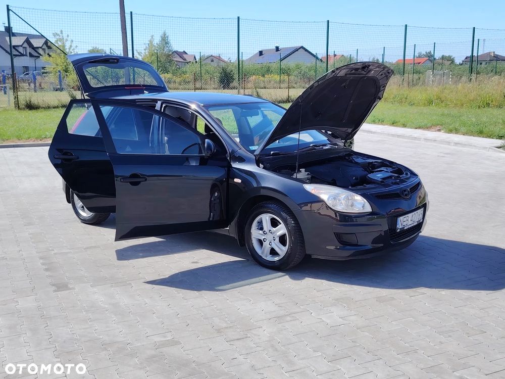 Hyundai i30 1.6 CRDi Style EU5 - 17