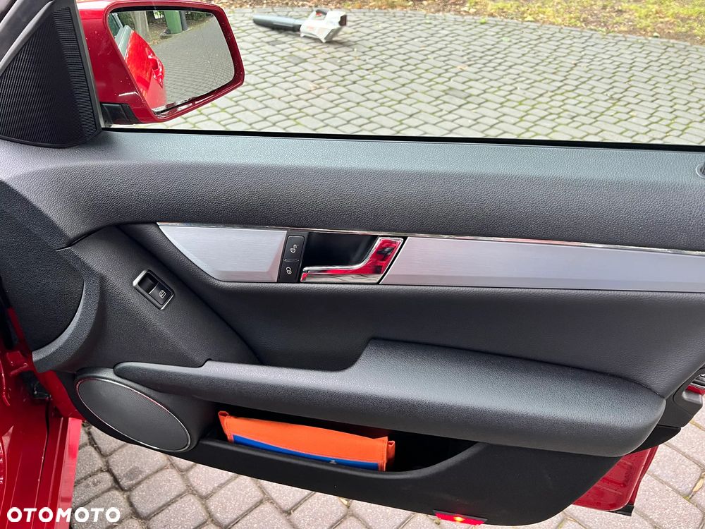 Mercedes-Benz Klasa C 250 CGI BlueEff Avantgarde - 11