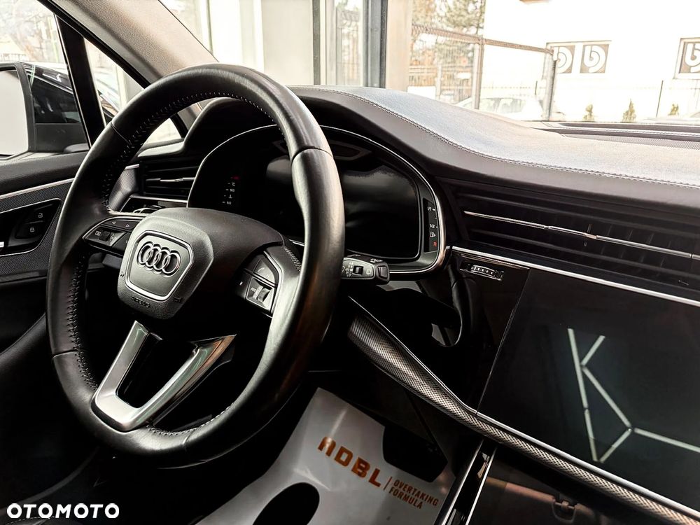 Audi Q7 - 7