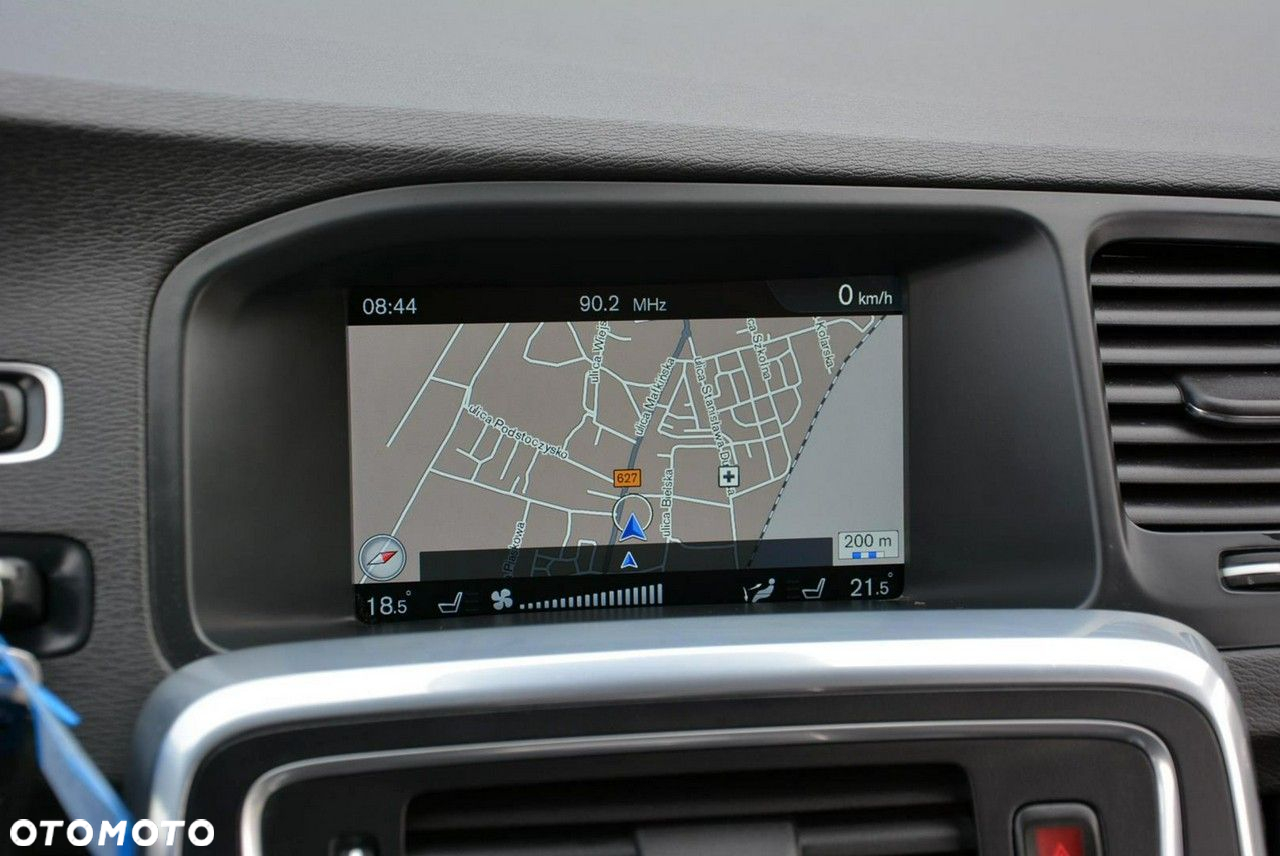 Volvo V60 D4 Geartronic Momentum Pro - 24