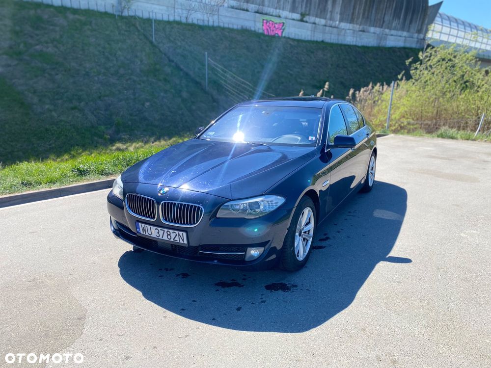 BMW Seria 5 525d xDrive - 2
