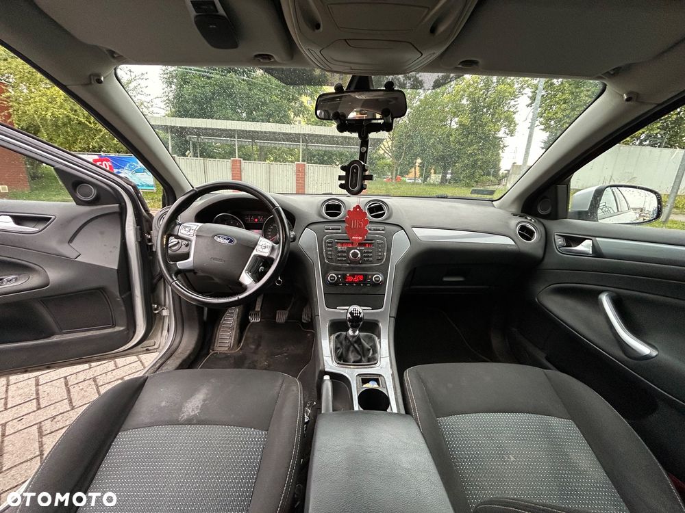 Ford Mondeo 1.6 T Ghia - 16