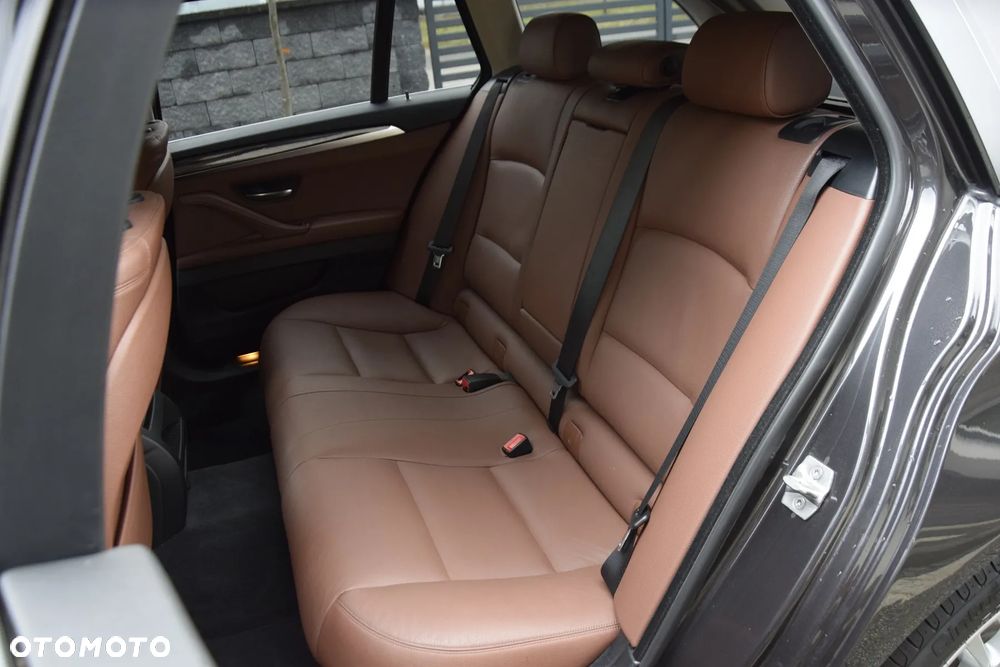 BMW Seria 5 520d xDrive - 26