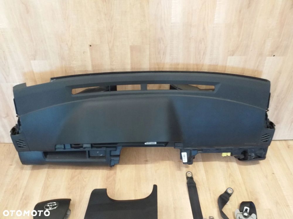 Toyota Prius C AQUA deska poduszka air bag pasy - 6