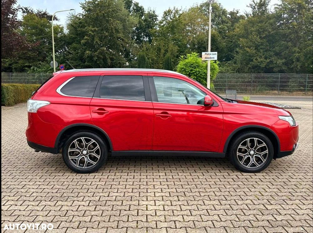 Mitsubishi Outlander 2.2 DI-D 4WD Automatik Instyle - 9