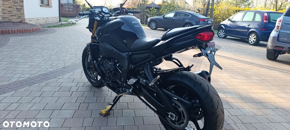 Yamaha FZ8 - 7