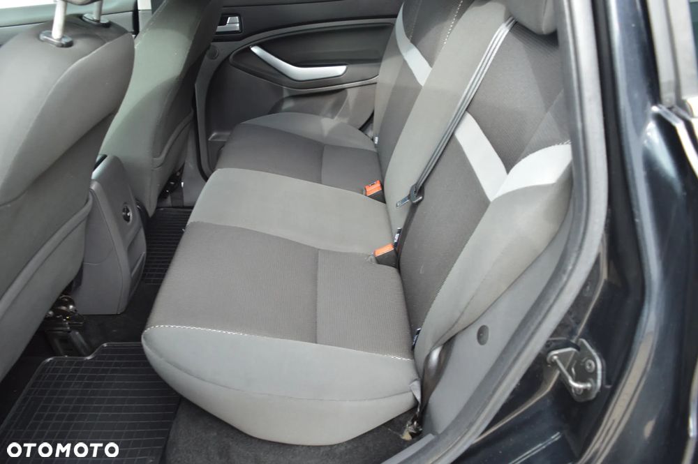 Ford Kuga 2.0 TDCi 4x4 Titanium - 16